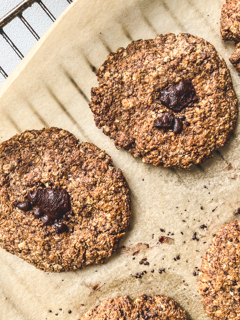Recipe | Tahini oat cookies with cacao centre